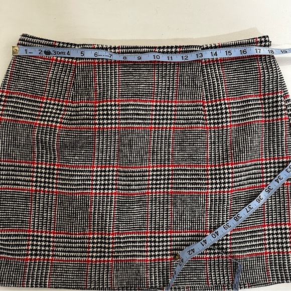 Forever 21+ Wool Blend Plaid Mini Skirt - Size 0X - Picture 12 of 15
